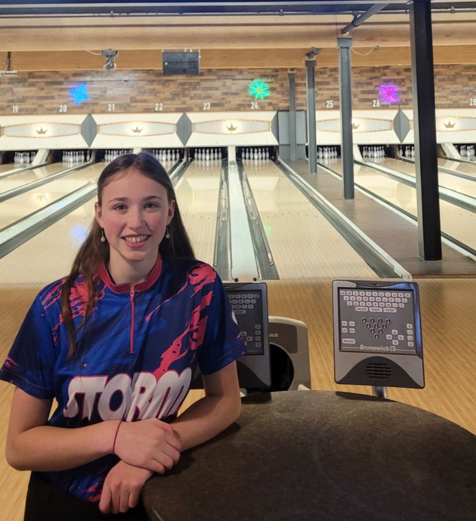 Mikayla Bowman Takes 1st Place in Girls U12 division of the Pepsi Washington West Sectionals at Triangle Bowl!